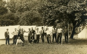nd_professor_brown_and_students_at_summer_camp